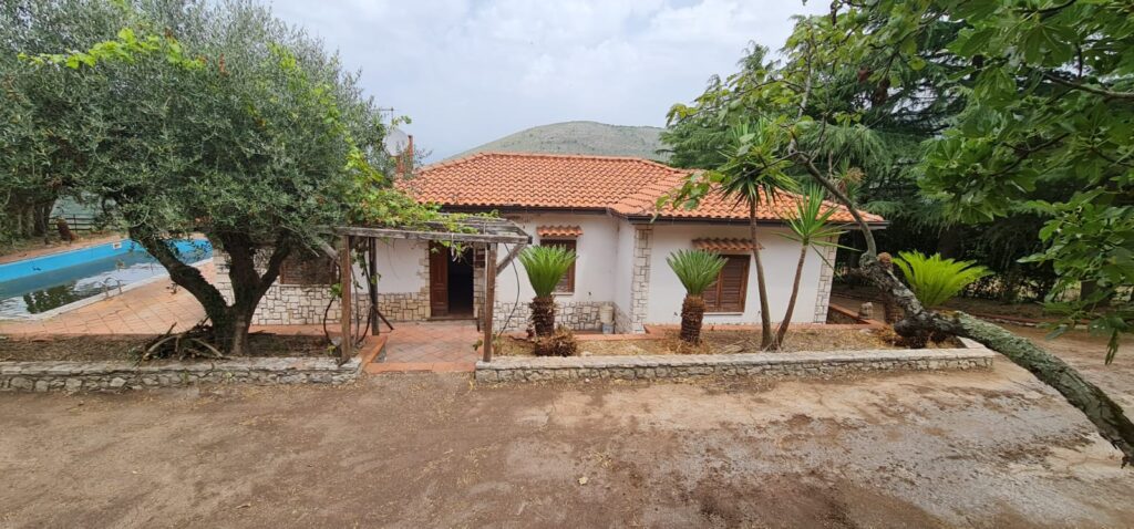 Villa indipendente con Dependance, Piscina e Locali accessori